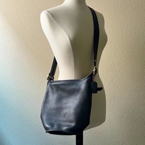 VINTAGE Coach Helen’s Legacy Medium Bucket Bag